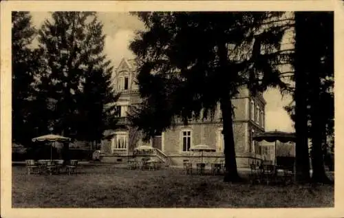 Ak Echternach Luxemburg, Hôtel Bon Repos, Villa, Bäume, Tische, Stühle im Freien