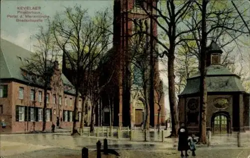 Ak Kevelaer am Niederrhein, Priesterhaus, Portal der Marienkirche, Gnadenkapelle