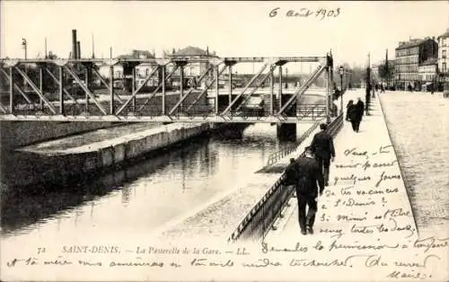 Ak Saint Denis Seine-Saint-Denis, La Passerelle de la Gare