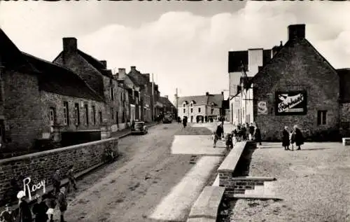 Ak Saint Guyomard Morbihan, Kirchplatz