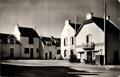 Ak Saint Julien de Quiberon Morbihan, Marktplatz, Café