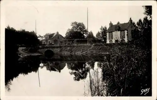 Ak Muzillac Morbihan, Pont de Pénesclus, Fluss St Eloi, Häuser, ruhige Landschaft