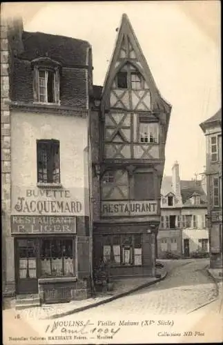 Ak Moulins Allier, Altstadt, Fachwerkhäuser, Restaurant, Buvette, XV. Jahrhundert