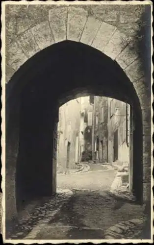 Ak Saint Paul du Var Alpes Maritimes, Straßenansicht, Tor