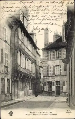 Ak Moulins Allier, Alte Häuser, ruhige Straße,  Atmosphäre, Frankreich