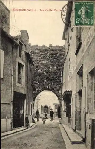 Ak Hérisson Allier, Altes Tor, Straßenpartie