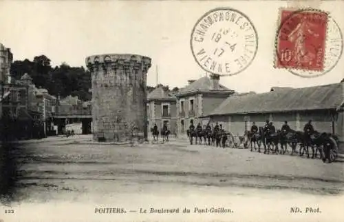 Ak Poitiers Vienne, Boulevard du Pont-Guillon,  Architektur, Pferde und Wagen, Poststempel