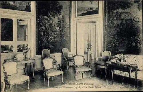 Ak Montmorillon Vienne, Le Petit Salon, Hotel de Moussac, Stühle, Tapeten, Gemälde