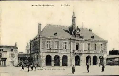 CPA Neuville de Poitou Vienne, La Mairie