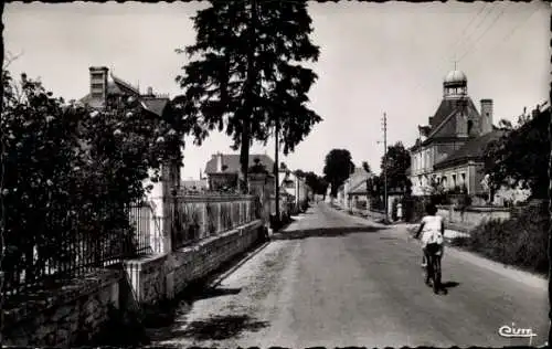 Ak Saint Gervais les Trois Clochers Vienne, Avenue de la Gendarmerie