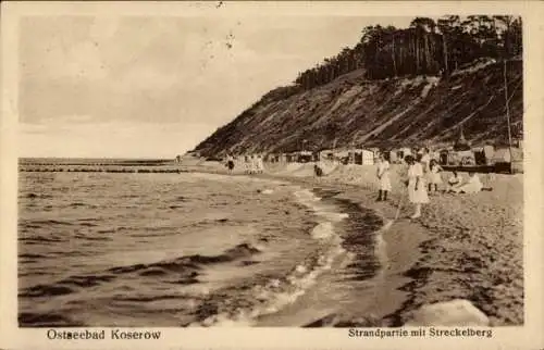 Ak Ostseebad Koserow auf Usedom, Strand mit Streckelberg,  Menschen am Strand