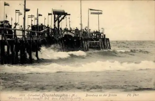 Ak Ostseebad Brunshaupten Kühlungsborn, Brandung an der Brücke