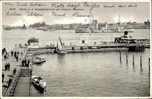 Ak Kiel, Hafenansicht, Reventlouwbrücke, Kreuzer Amazone, Boote, Pier
