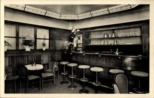 Ak Mühlhausen in Thüringen, Café Innenansicht, Barbereich, Tisch mit Stühlen