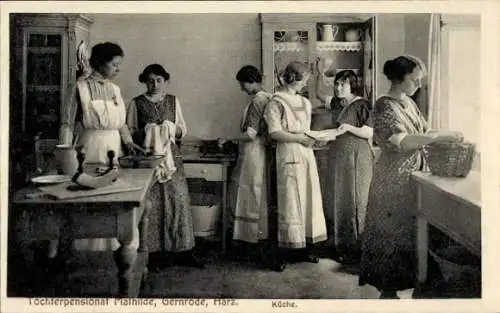 Ak Gernrode Quedlinburg im Harz, Küche, Töchterpensionat Mathilde, 6 Frauen, r Kontext
