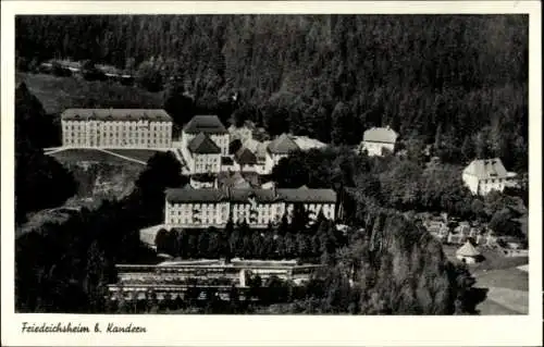 Ak Kandern im Schwarzwald Baden, Luftaufnahme von Friedrichsheim, Waldlandschaft, mehrere Gebäude