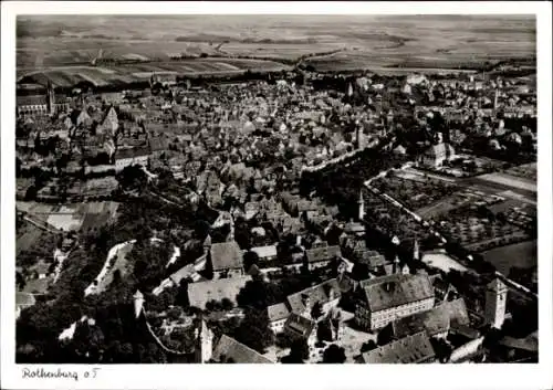 Ak Rothenburg ob der Tauber Mittelfranken, Luftaufnahme von Rothenburg, Stadtansicht,  Gebäude