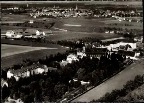 Ak Rottweil am Neckar, Landschaftsansicht,  Gebäude, Felder, umgebende Bäume