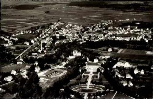 Ak Bad Dürrheim im Schwarzwald, Luftaufnahme, Stadtansicht,  Schwarzwald, Solbad