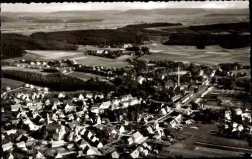 Ak Bad Dürrheim im Schwarzwald, Luftaufnahme von  Schwarzwald, hohe Gebäude, Landschaft