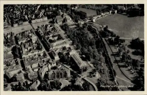 Ak Kassel in Hessen, Luftaufnahme von  Stadtansicht, Häuser, Bäume