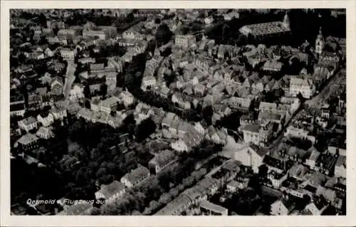 Ak Detmold in Nordrhein Westfalen, Luftaufnahme von  zahlreiche Dächer, r Stadtkern