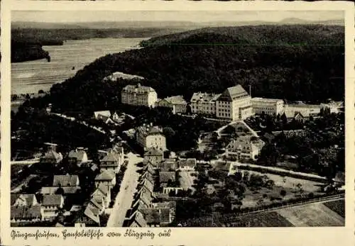 Ak Gunzenhausen in Mittelfranken, Luftaufnahme, Hensoltbhöhe, städtische Gebäude, Natur, See