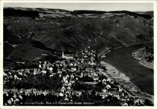 Ak Kröv an der Mosel, Landschaft von Krov, Mosel, r Weinort, Häuser, Kirche, Weinberge