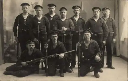 Foto Ak Nordseebad Wangerooge, deutsche Seeleute in Uniform, II. Marine Artillerie Abteilung