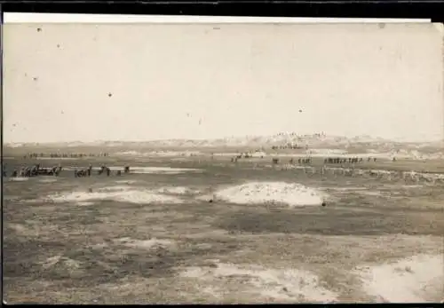 Foto Ak Wangerooge, Westgroden, Kriegsfreiwillige üben Sturmangriff auf Friedrich August Batterie