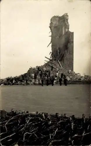 Foto Ak Wangerooge, Sprengung des Westturms Dezember 1914, Ruine, Trümmer