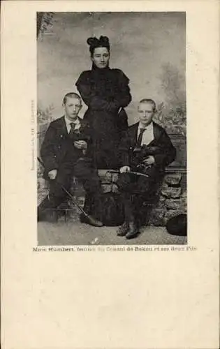 CPA Madame Humbert, femmes du Consul de Bakou et ses deux Fils