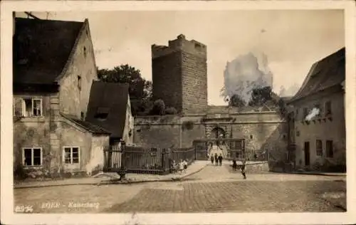 Ak Cheb Eger Reg. Karlsbad, Partie an der Kaiserburg, Eingangstor, Turm