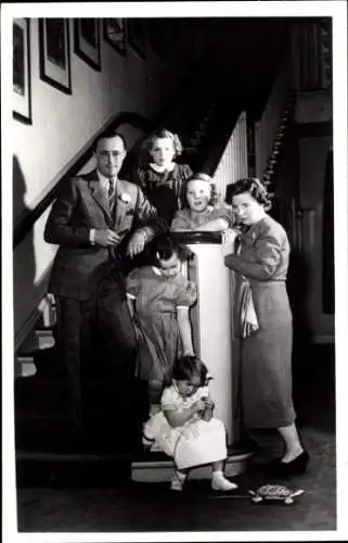 Ak Paleis Soestdijk, Königin Juliana, Prinz Bernhard, Prinzessinnen, Februar 1951