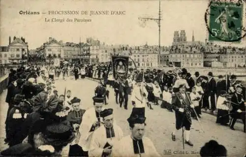 Ak Orléans Loiret, Procession de Jeanne d'Arc, Le Clerge des Paroisses