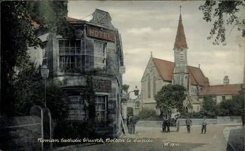 Ak Bolton North West England, Hotel, Roman Catholic Church,  Architektur, Personen mit Pferd und 