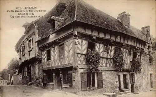 Ak Josselin Morbihan, Altes Haus, Rue des Trente, Baujahr 1624, französische Architektur