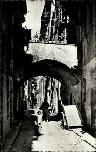 Ak Menton Alpes Maritimes, Enge Gasse, Kinder, s Ambiente, alte Architektur