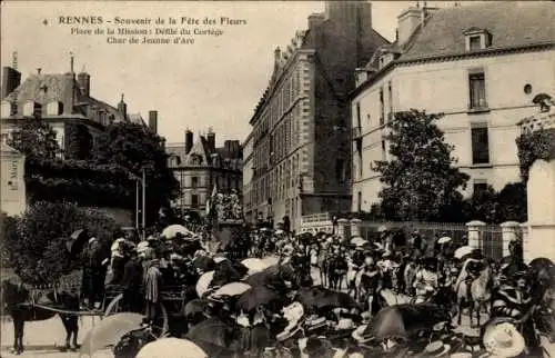 Ak Rennes Ille et Vilaine, Fête des Fleurs, Place de la Mission, Défilé, Char von Jeanne d'Arc