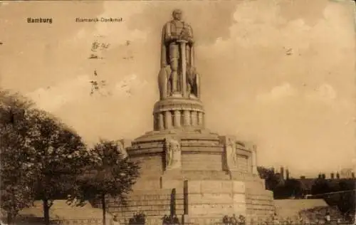 Ak Hamburg Mitte St. Georg, Kirchenallee, Bismarck-Denkmal, hohe Statue, umgeben von Bäumen