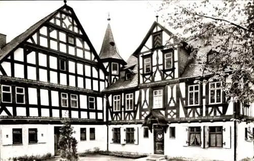 Ak Ludwigsburg in Württemberg, Fachwerkhäuser, s Gebäude, grüner Innenhof, Schornstein