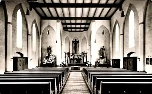 Ak Düren im Rheinland, Sühnekirche, Innenansicht, Kirchenbänke, Altar, Fenster