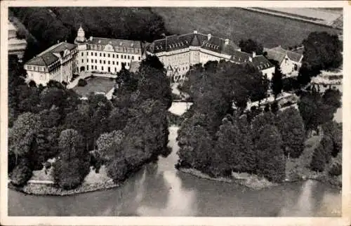 Ak Aspel Rees am Niederrhein, Luftaufnahme von Haus Aspel, umgeben von Wasser und Bäumen