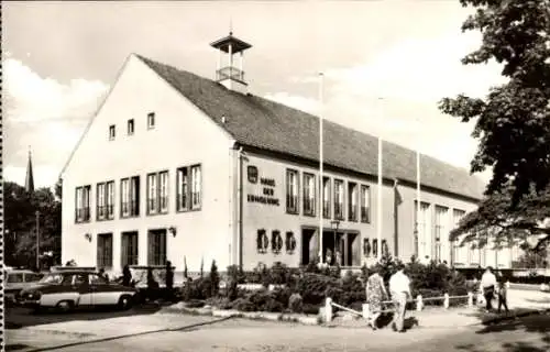 Ak Ostseebad Ahlbeck auf Usedom, FDGB-Erholungsheim, Haus der Erholung,  Architektur