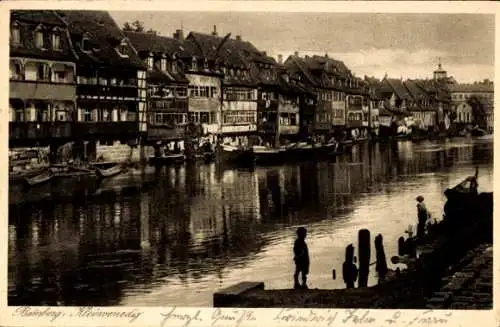 Ak Bamberg in Oberfranken, Stadtansicht von Bamberg am Wasser,  Gebäude, Kinder am Ufer