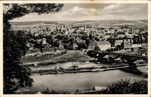 Ak Trier an der Mosel, Stadtansicht, Fluss, Brücke, Gebäude, Grünanlagen