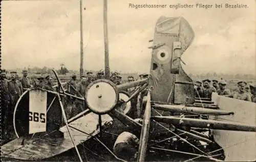 Ak Abgeschossener englischer Flieger bei Bezelaire, I. WK