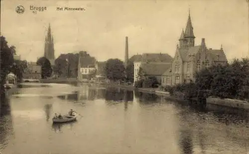 Ak Bruges Brügge Flandern Westflandern, Fluss mit Booten,  Gebäude, Minnewater, Kirche im Hinterg