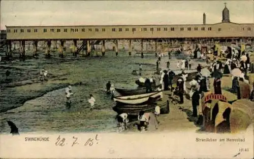 Ak Świnoujście Swinemünde Pommern, Strandleben am Herrenbad, Schwimmer, Boote, Holzpier