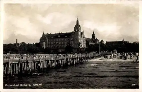 Ak Kołobrzeg Ostseebad Kolberg Pommern, Ostseebad  Strand, Pier,  Architektur